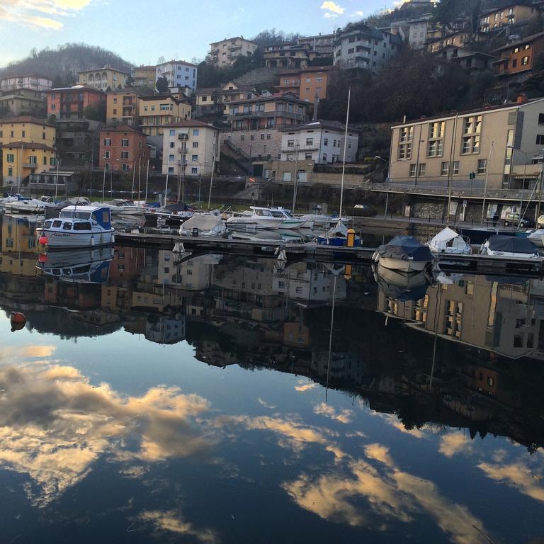 Ostello Del Porto Lovere Exteriör bild