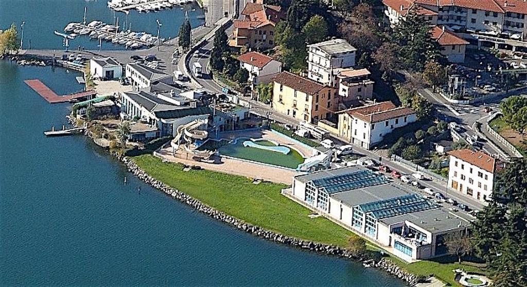 Ostello Del Porto Lovere Exteriör bild