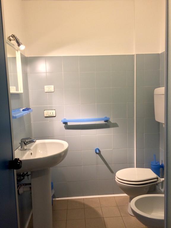 Ostello Del Porto Lovere Exteriör bild